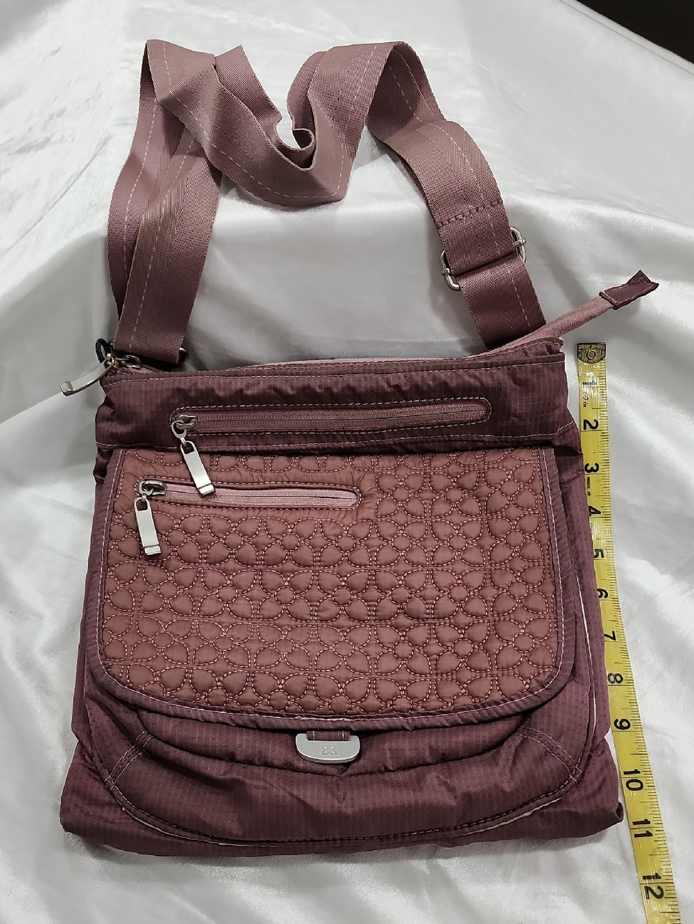 Sherpani Jagle (Jag Le or Jagle) Adjustable Nylon Crossbody Purse. RFID. Mauve. - Picture 2 of 14